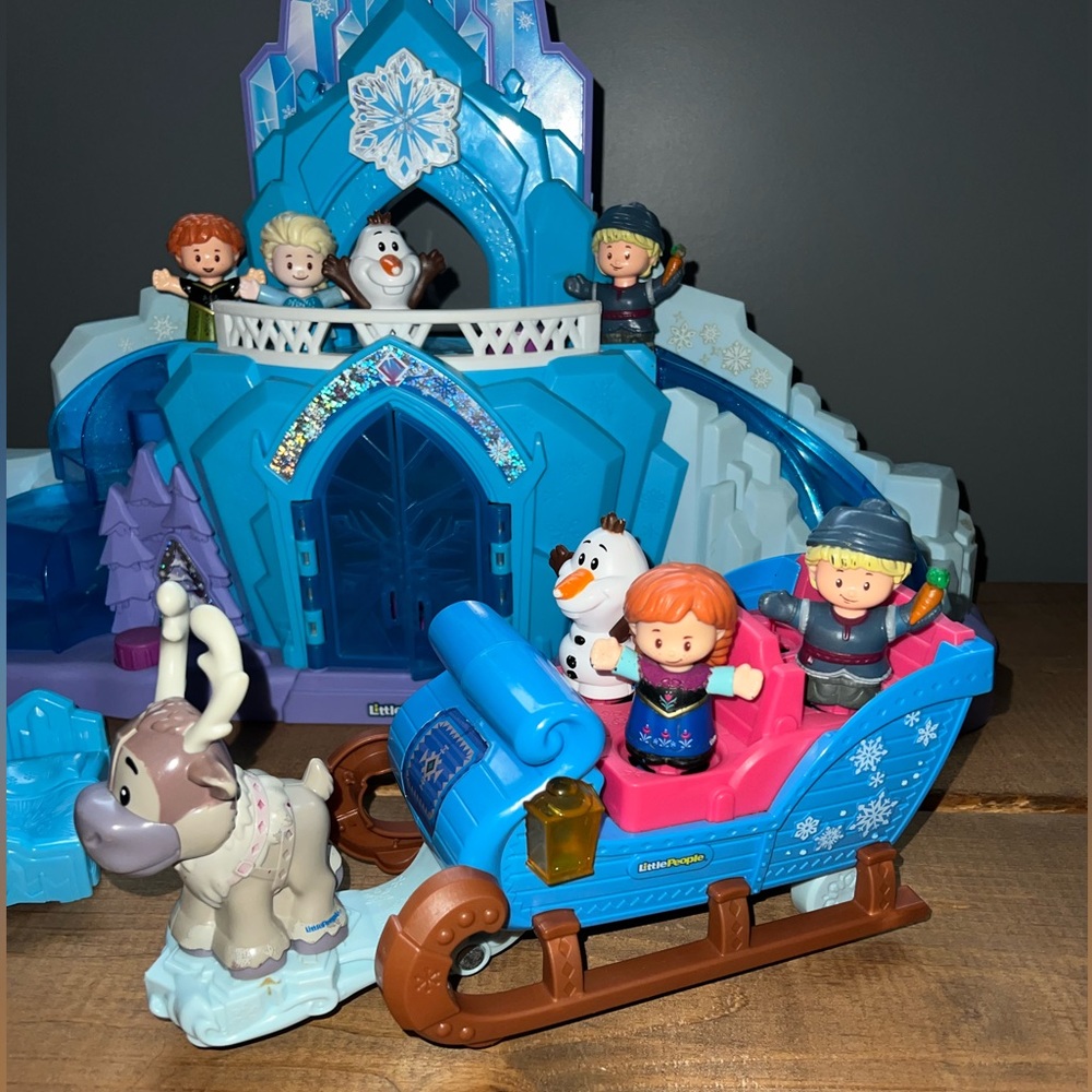 Fisher Price Little People Frozen Castle & Sleigh